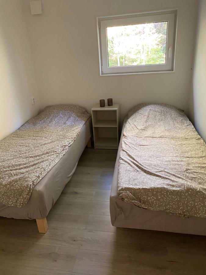 Sjoelanda Apartment Sjuntorp Ngoại thất bức ảnh