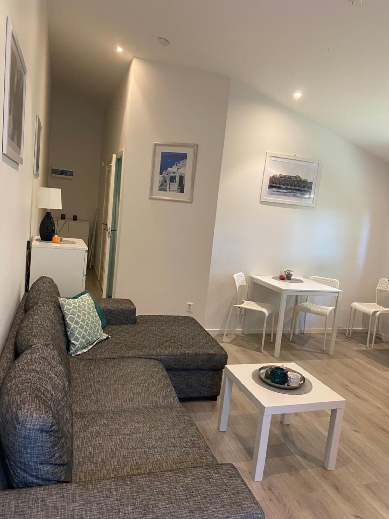 Sjoelanda Apartment Sjuntorp Ngoại thất bức ảnh
