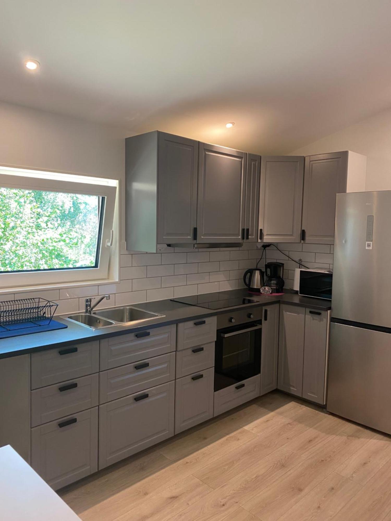 Sjoelanda Apartment Sjuntorp Ngoại thất bức ảnh